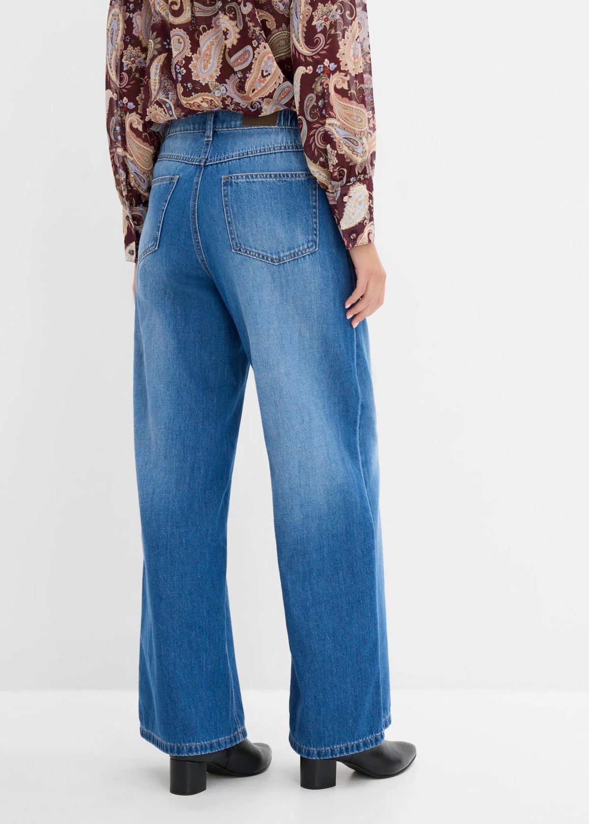 Women's High Waist Wide Leg Jeans in Medium Blue Denim, view 4