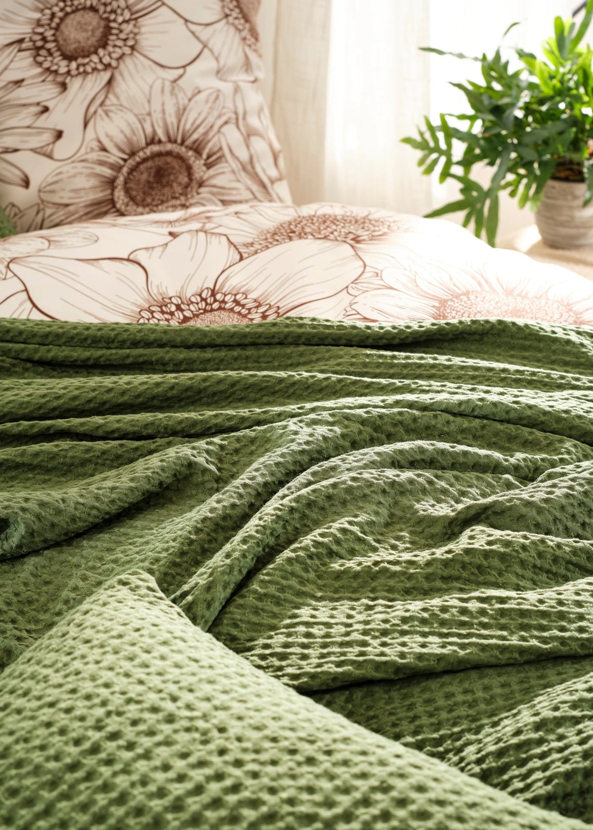 Cotton Blend Bedding Set in White and Brown, view 2