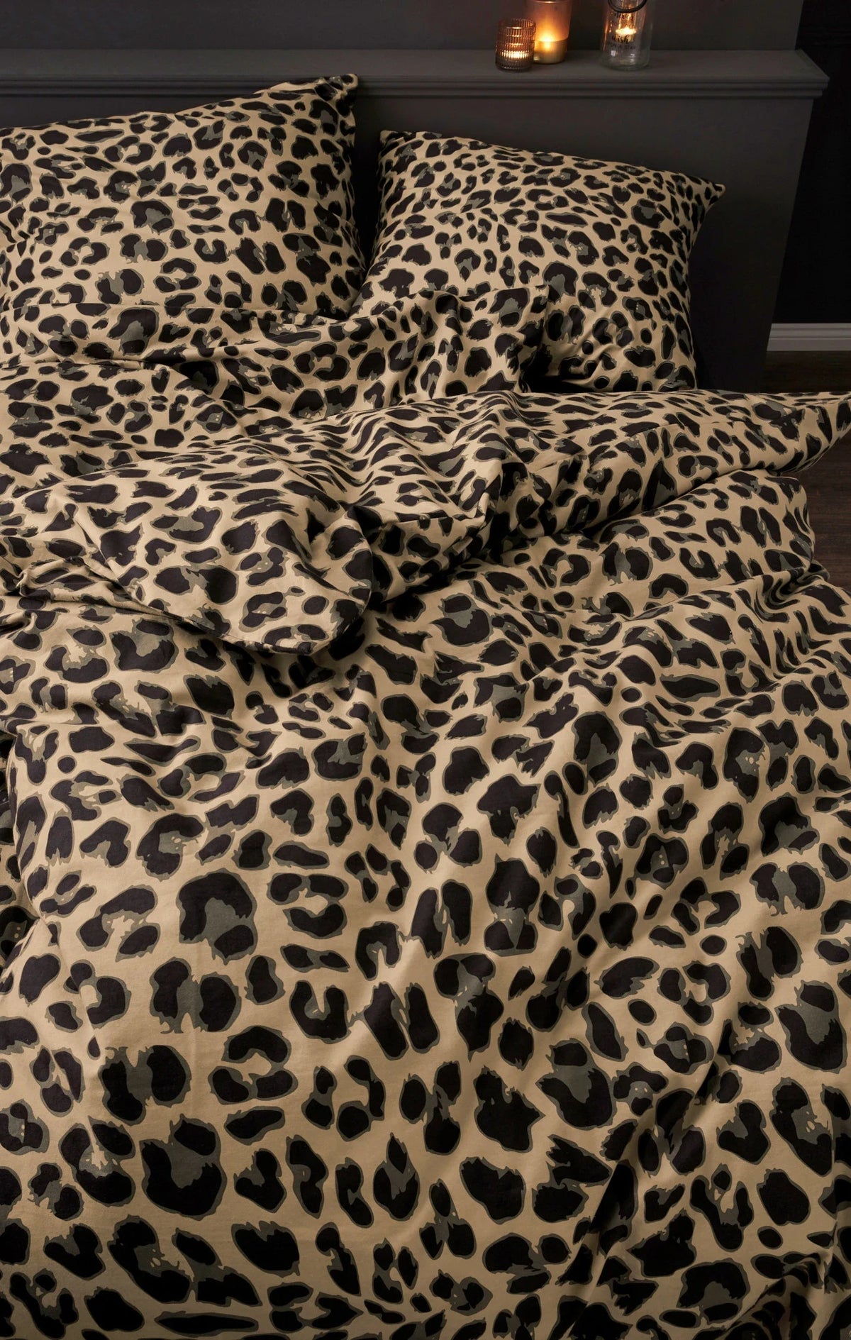 Cotton Plain-Weave Bedding Set in Brown, view 2