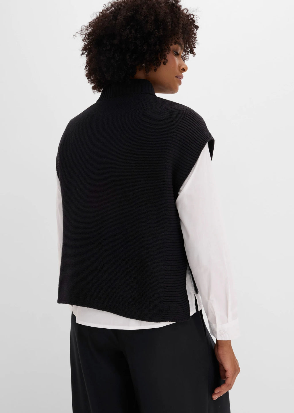 Women's Sleeveless Sweater in Black, view 4